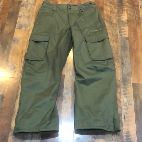 Oakley Other - Oakley snow pants L (2836)
